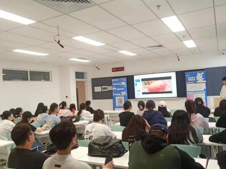 融匯中西，共創(chuàng)未來 青島黃海學院國際商學院的教育文化交流之路